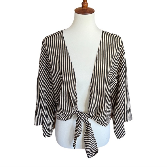 Honey Belle Striped Front Center Tie Wrapped Cropped V Neck Blouse New Medium - Picture 4 of 10